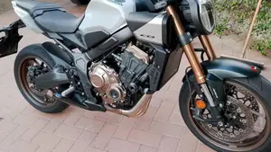 Honda CB 650 R (2024 - 25)  (14)