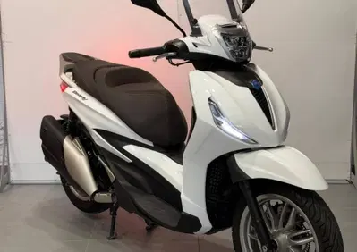 Piaggio Beverly 400 ABS-ASR (2021 - 24) - Annuncio 10128063