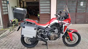 Honda Africa Twin CRF 1000L (2016 - 17)  (5)