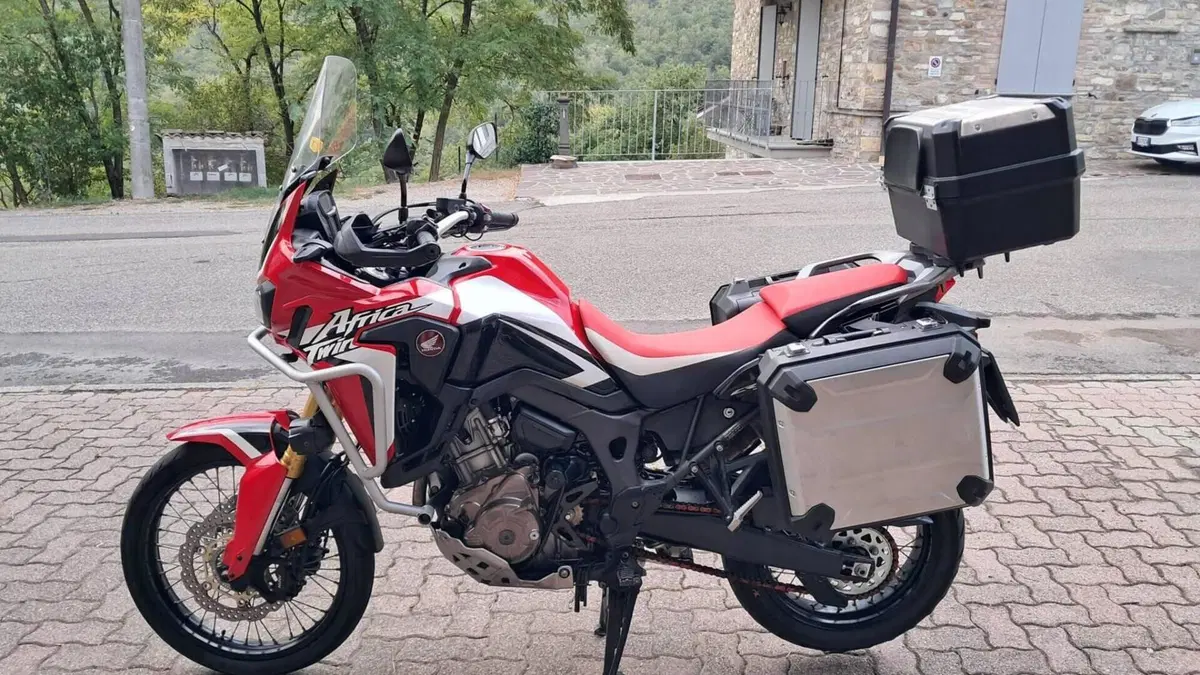 Honda Africa Twin CRF 1000L (2016 - 17)  (2)