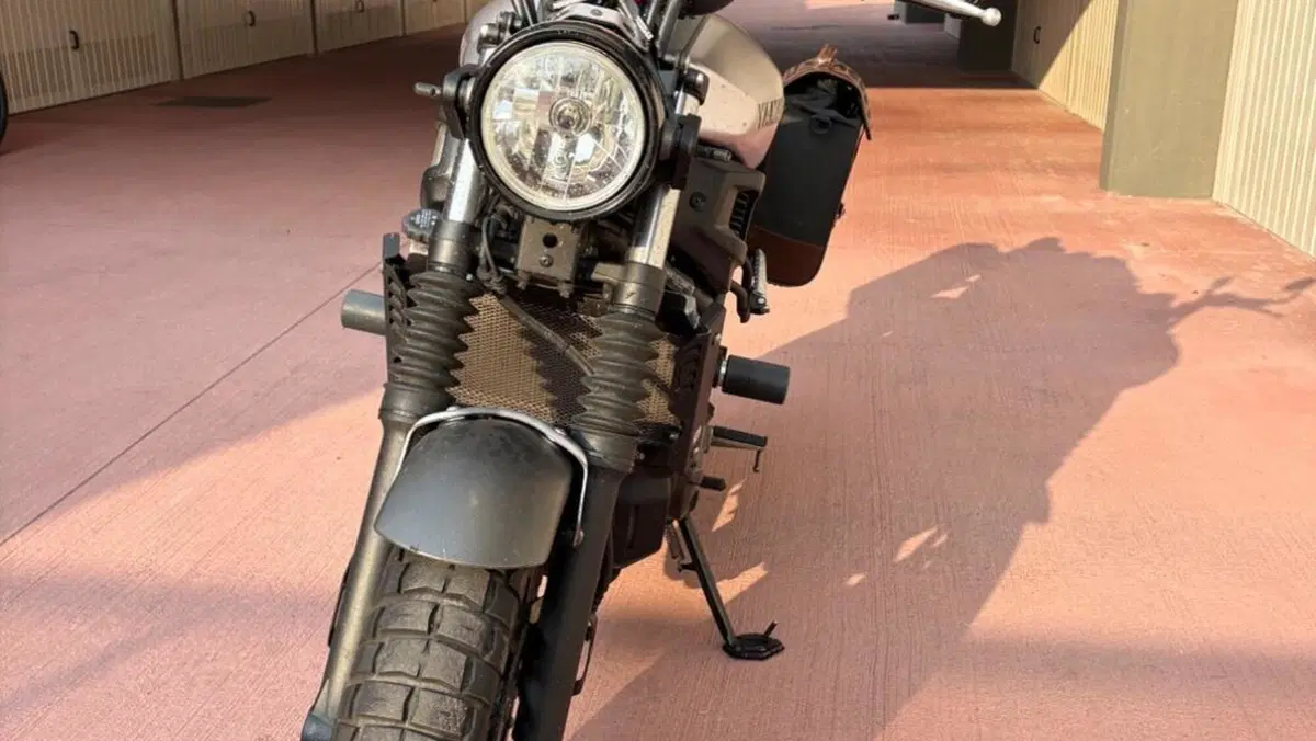 Yamaha XSR 700 ABS (2016 - 20)  (4)