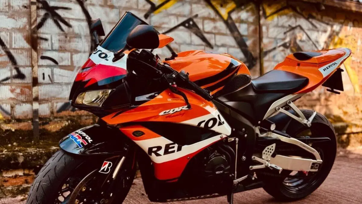 Honda CBR 600 RR (2009 - 12)  (3)