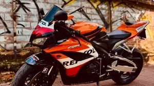 Honda CBR 600 RR (2009 - 12)  (3)