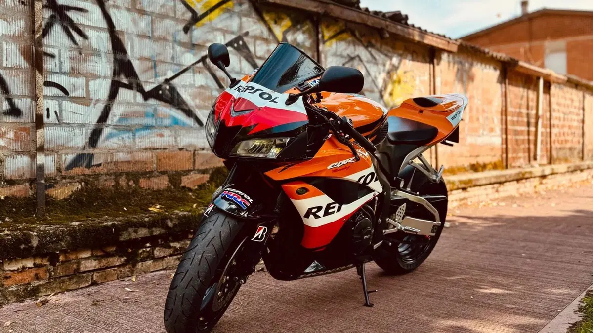 Honda CBR 600 RR (2009 - 12)  (4)