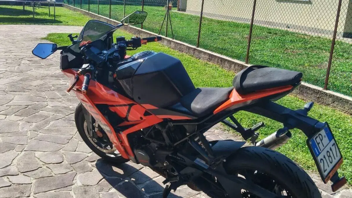 KTM RC 125 (2022 - 26)  (8)