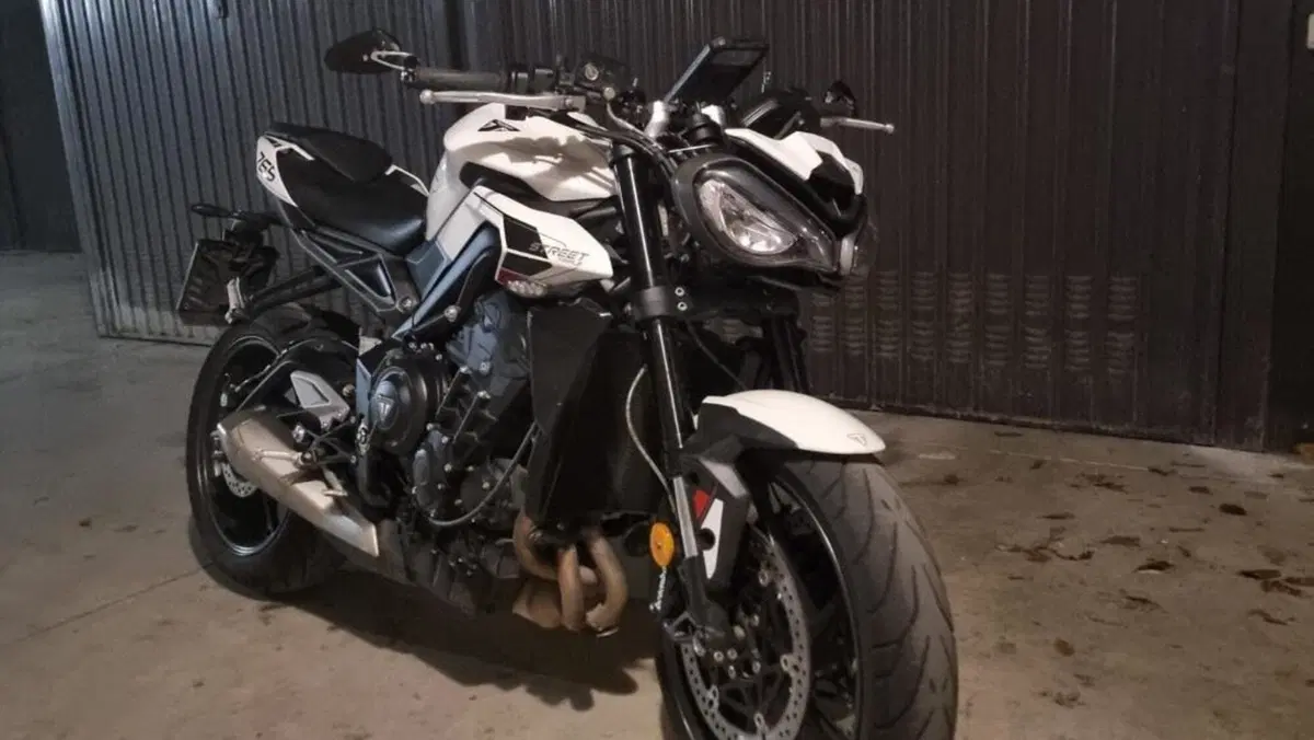 Triumph Street Triple 765 Moto2 Edition (2023 - 24) 