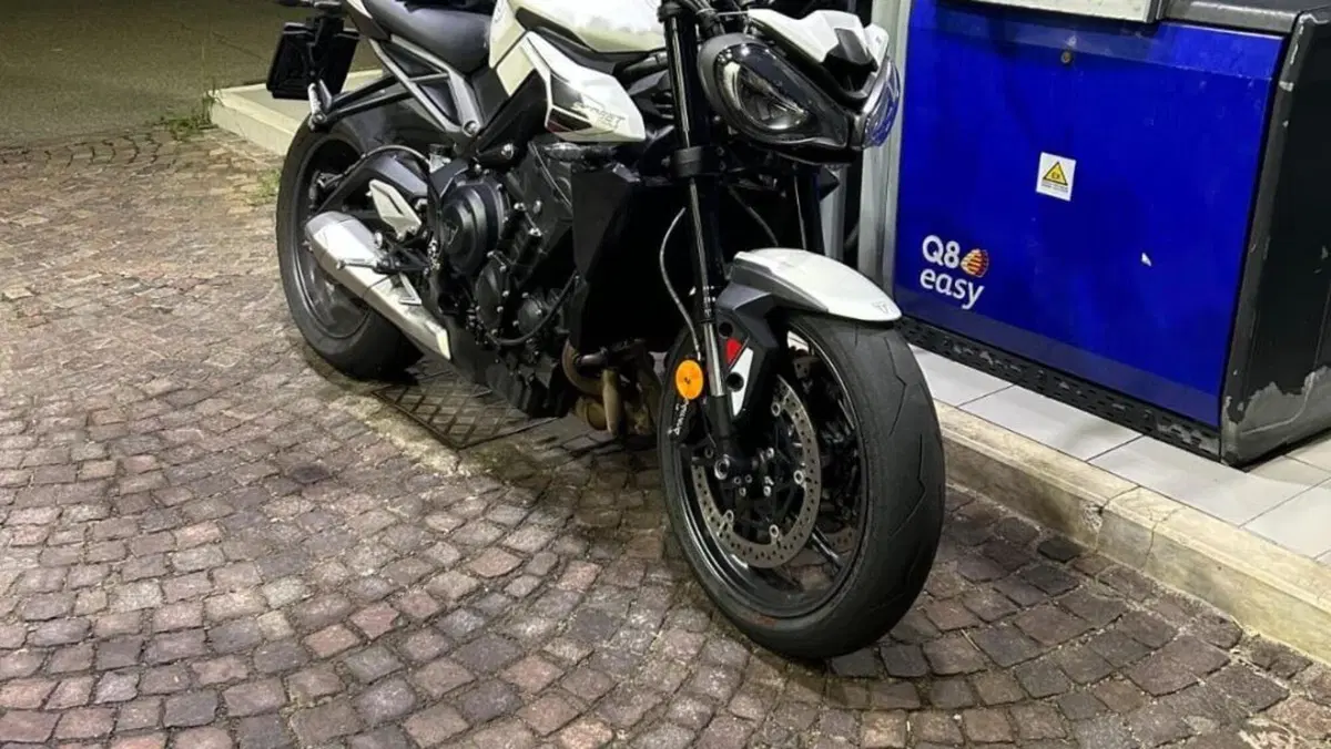 Triumph Street Triple 765 Moto2 Edition (2023 - 24)  (3)