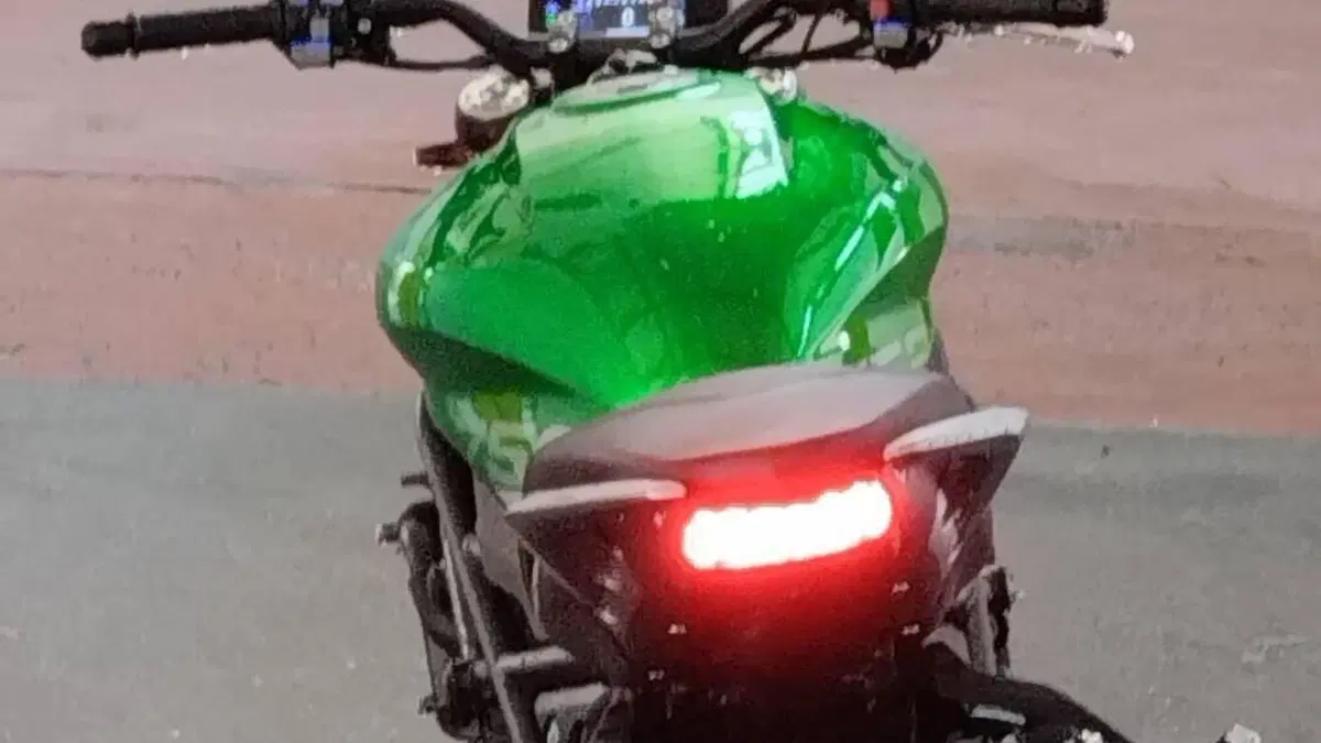 Benelli 752 S (2022 - 25)  (3)