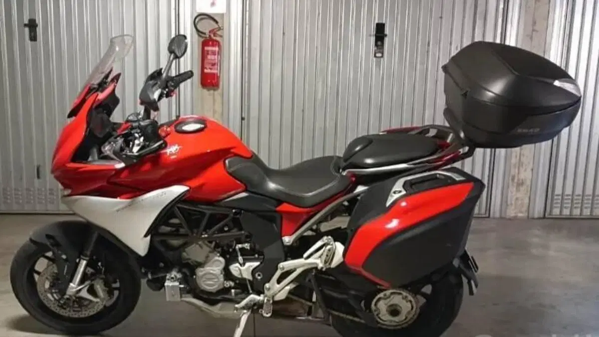 MV Agusta Turismo Veloce 800 (2014 - 16)  (2)