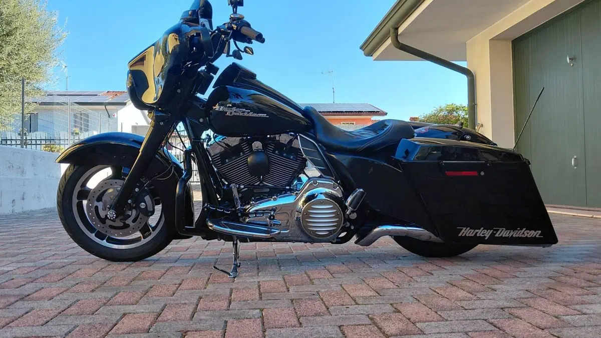 Harley-Davidson 1584 Street Glide (2008 - 10) - FLHX  (4)
