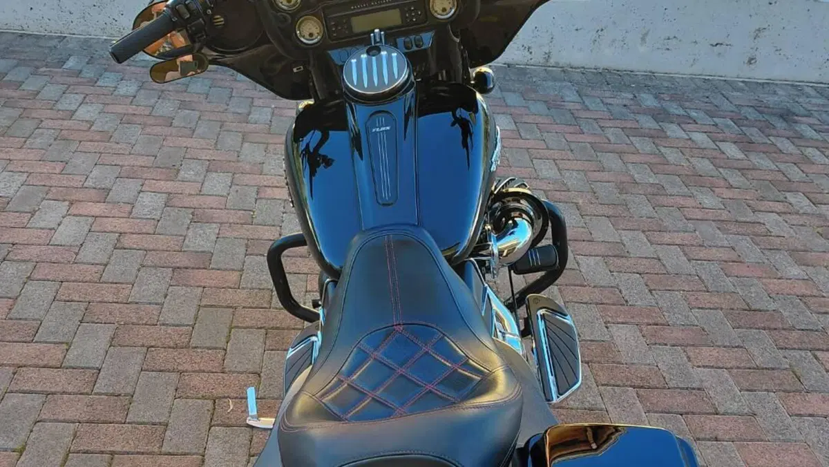 Harley-Davidson 1584 Street Glide (2008 - 10) - FLHX  (5)