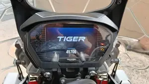 Triumph Tiger 800 XCa (2018 - 20)  (5)