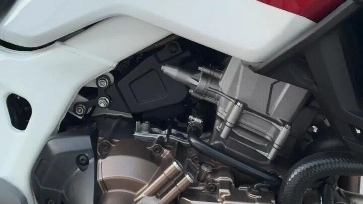 Honda Africa Twin CRF 1000L Adventure Sports DCT Desert Track (2019)  (5)