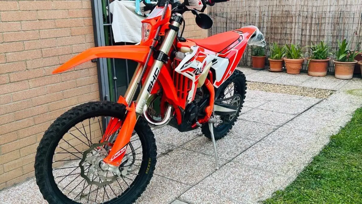 Betamotor RR X-PRO 125 2T Enduro (2025)  (2)
