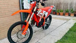 Betamotor RR X-PRO 125 2T Enduro (2025)  (2)