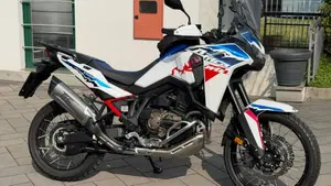Honda Africa Twin CRF 1100L ES DCT (2024 - 26)  (7)