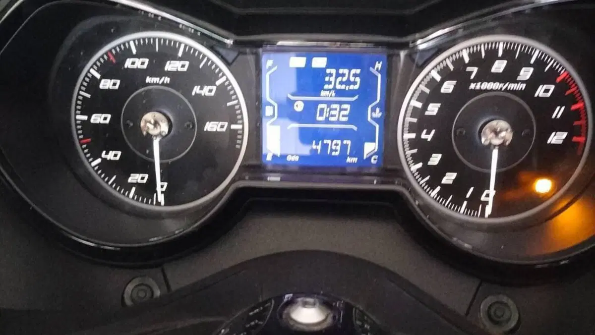 Yamaha X-Max 125 Tech Max (2021 - 24)  (2)