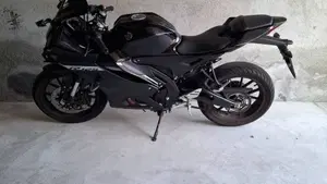 Yamaha YZF R125 (2023 - 26)  (2)