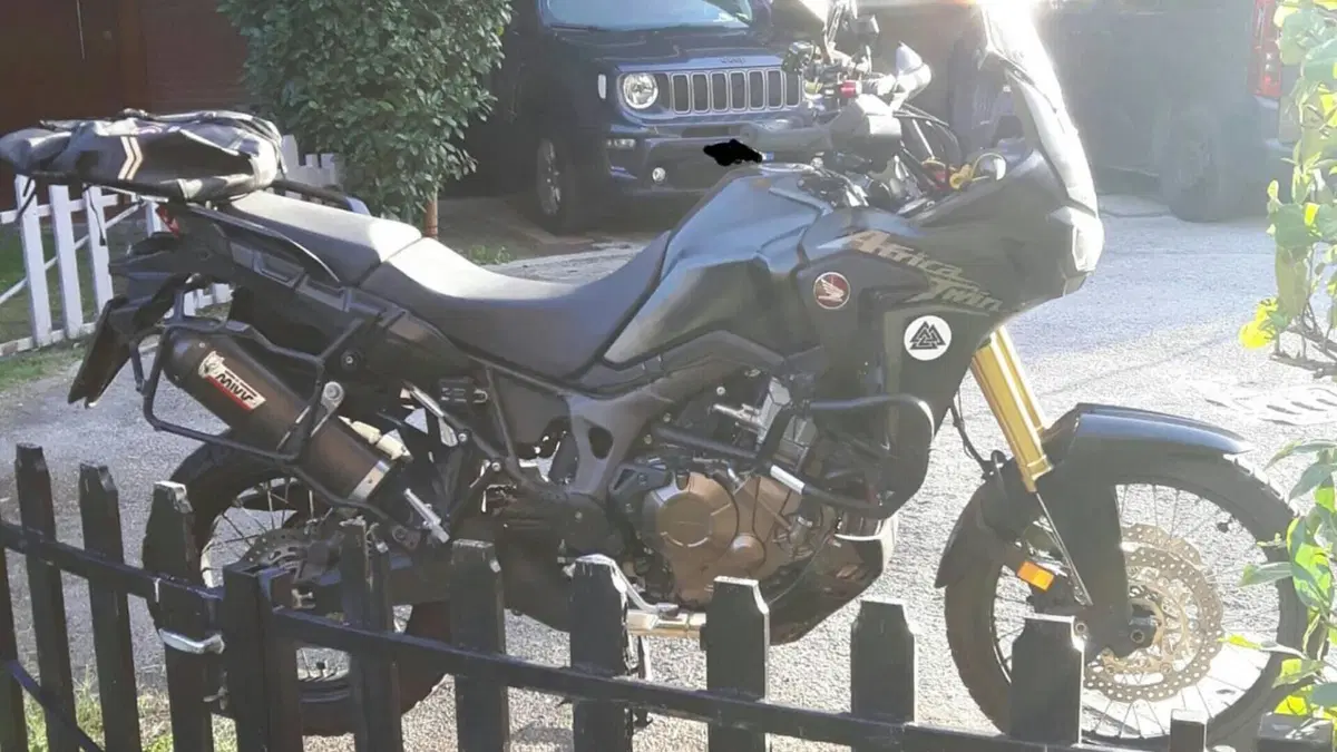 Honda Africa Twin CRF 1000L (2016 - 17)  (2)