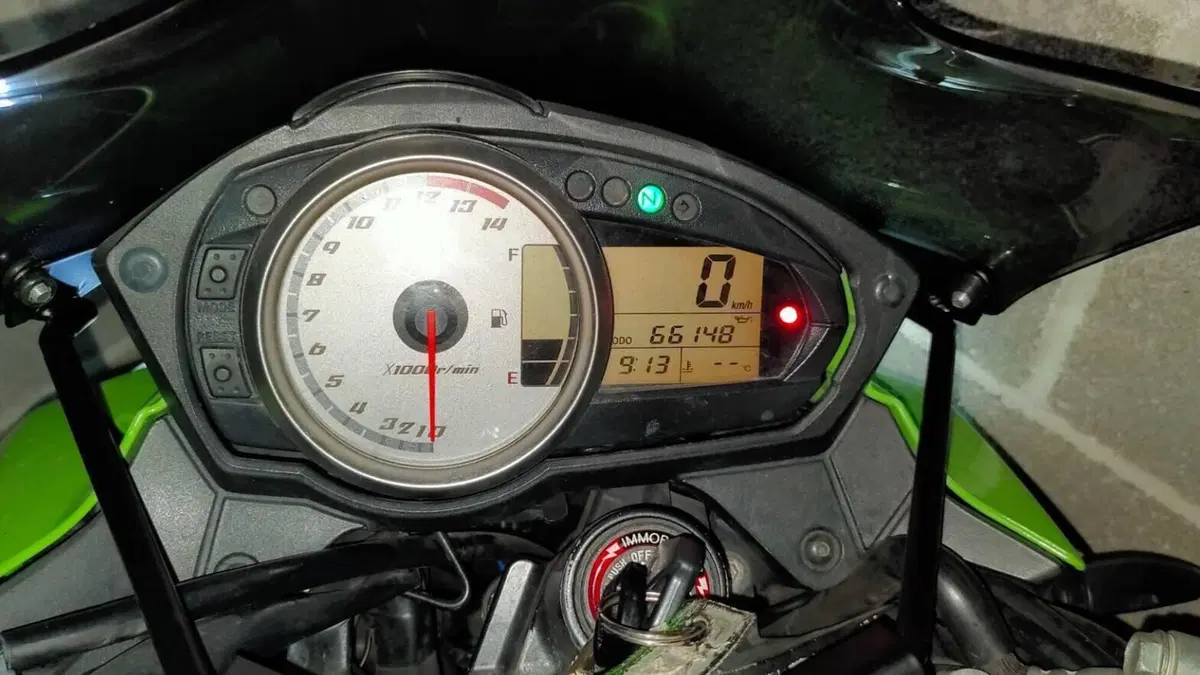 Kawasaki Z 750 (2007 - 14)  (7)