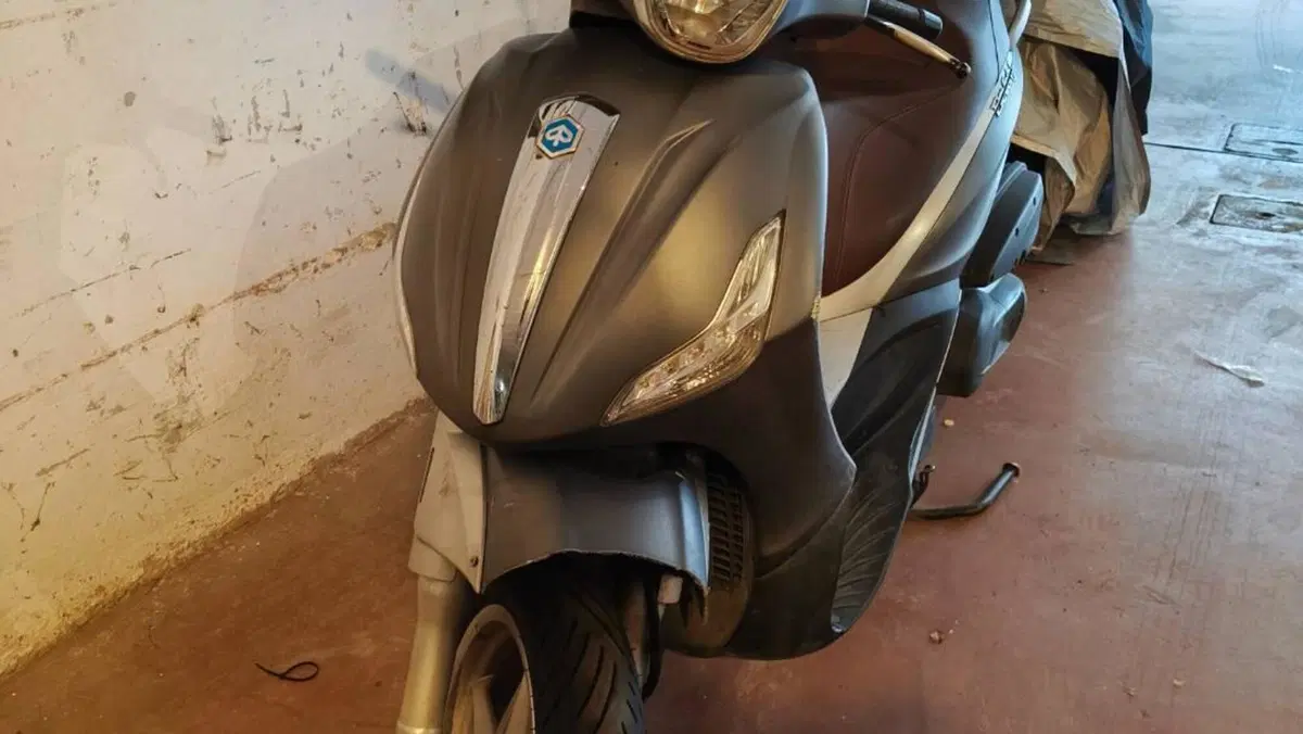 Piaggio Beverly 350 ABS (2016 - 20)  (2)