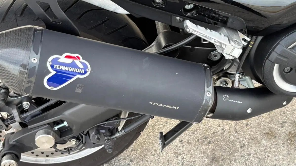 Yamaha T-Max 560 Tech Max (2025 - 26)  (8)