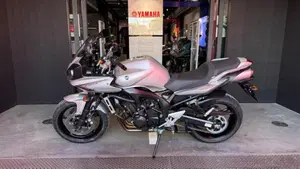 Yamaha FZ6 Fazer S2 (2006 - 11)  (2)