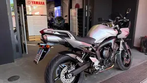 Yamaha FZ6 Fazer S2 (2006 - 11)  (4)
