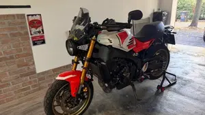 Yamaha XSR 900 (2022 - 24) 
