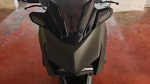Yamaha X-Max 300 (2025 - 26)  (2)