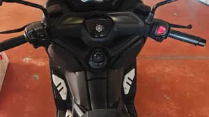 Yamaha X-Max 300 (2025 - 26)  (5)