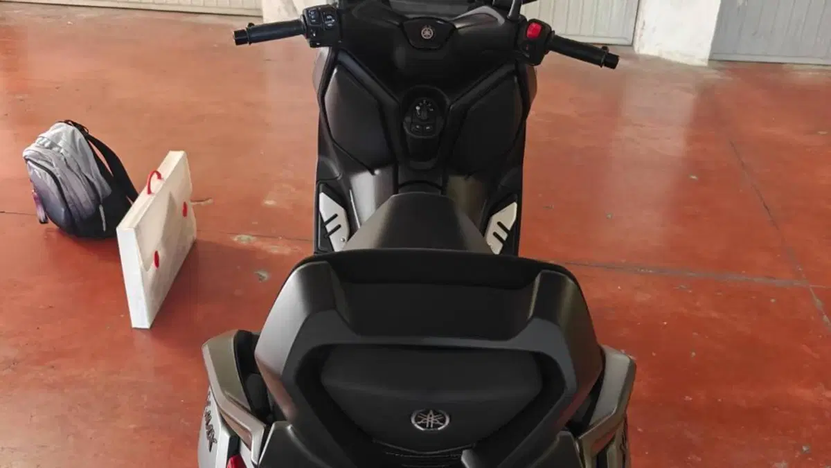 Yamaha X-Max 300 (2025 - 26)  (6)