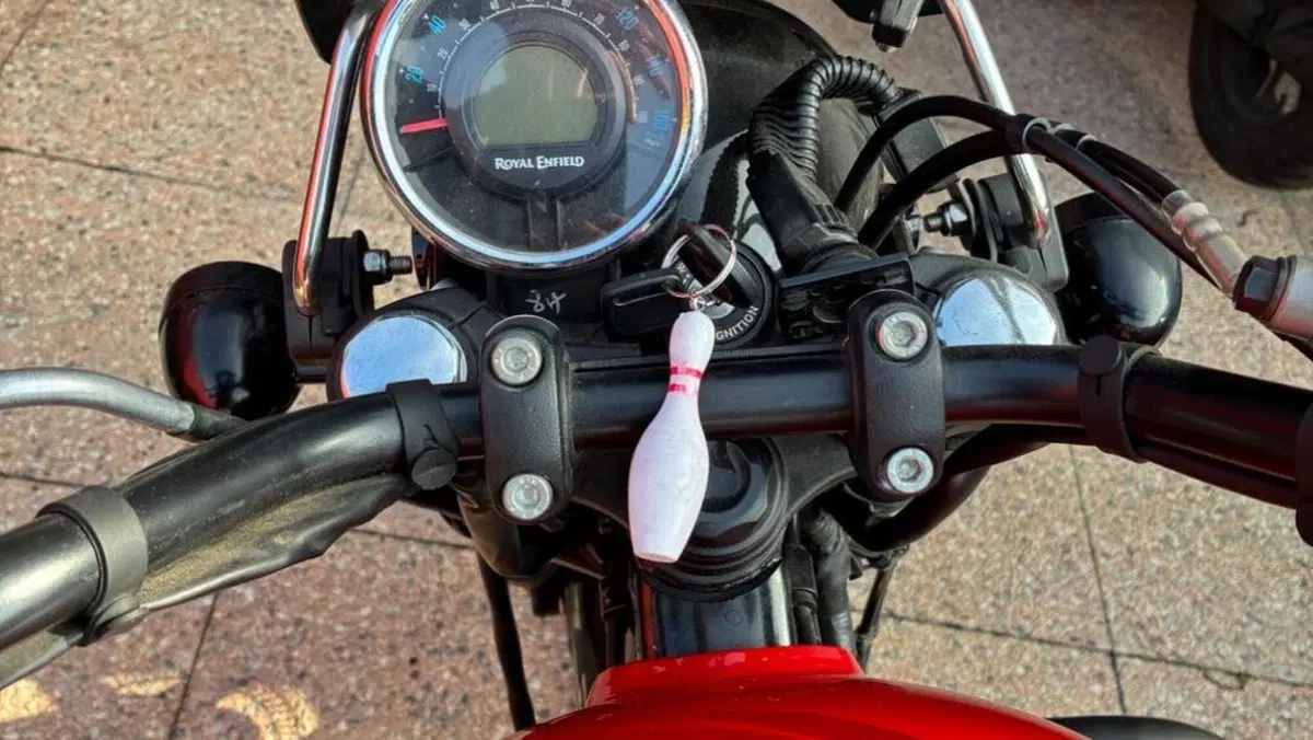 Royal Enfield Meteor 350 (2021 - 26)  (2)