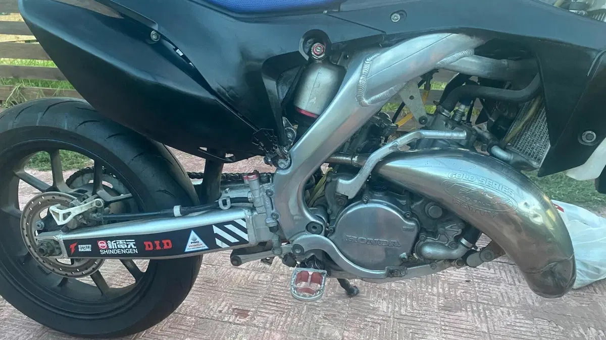 Honda CR 125 R Motard (2000 - 02)  (10)