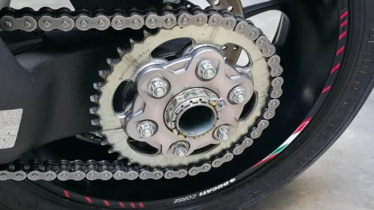 Ducati Streetfighter V4 S (2023 - 24)  (3)