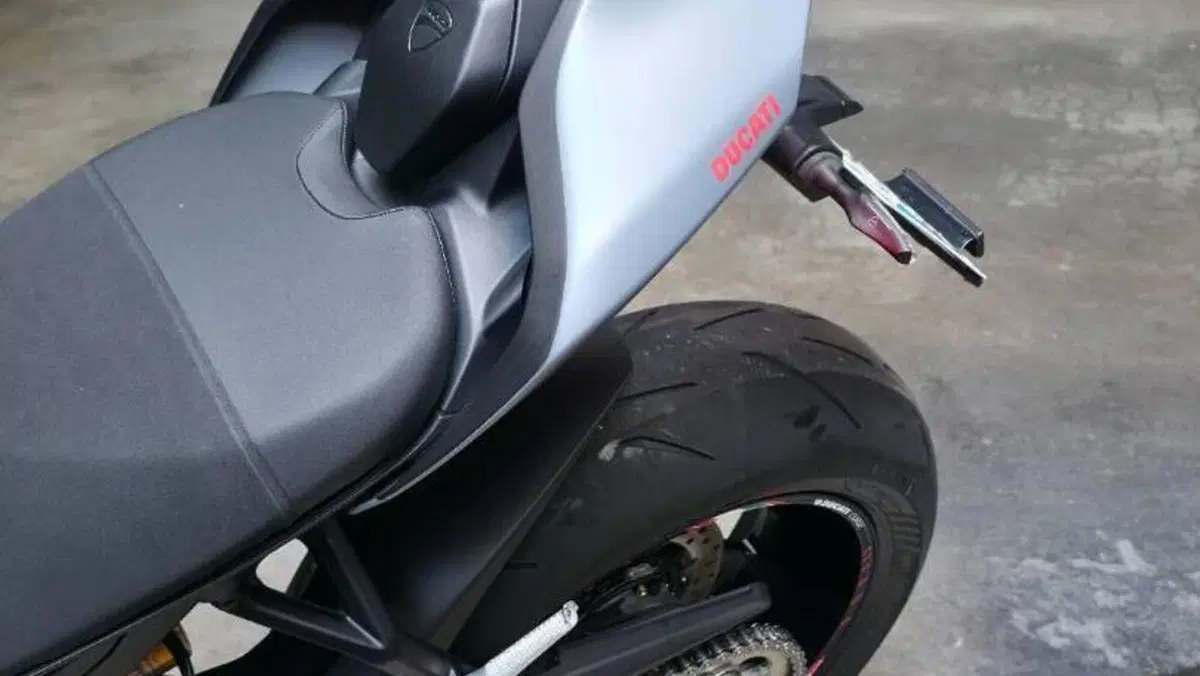 Ducati Streetfighter V4 S (2023 - 24)  (4)