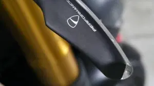 Ducati Streetfighter V4 S (2023 - 24)  (8)