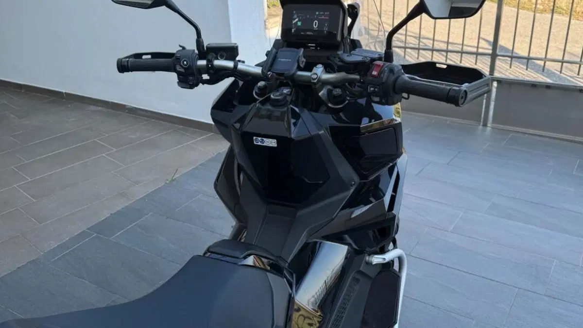 Honda X-ADV 750 Special Edition Adventure (2026)  (4)