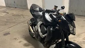 Kawasaki Z 750 (2007 - 14)  (3)