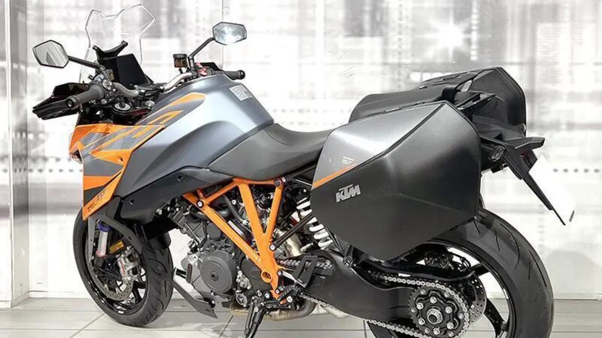 KTM 1290 Super Duke GT (2021 - 25)  (2)