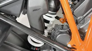 KTM 1290 Super Duke GT (2021 - 25)  (4)