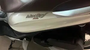 Piaggio Medley 125 ABS (2016 - 19)  (6)