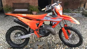 KTM 250 EXC Champion Edition (2025)  (2)