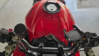 Ducati Streetfighter V2 (2025 - 26)