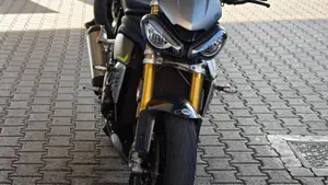 Triumph Speed Triple 1200 RS (2021 - 24)  (2)