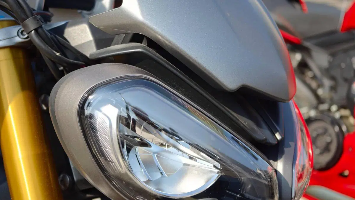 Triumph Speed Triple 1200 RS (2021 - 24)  (3)