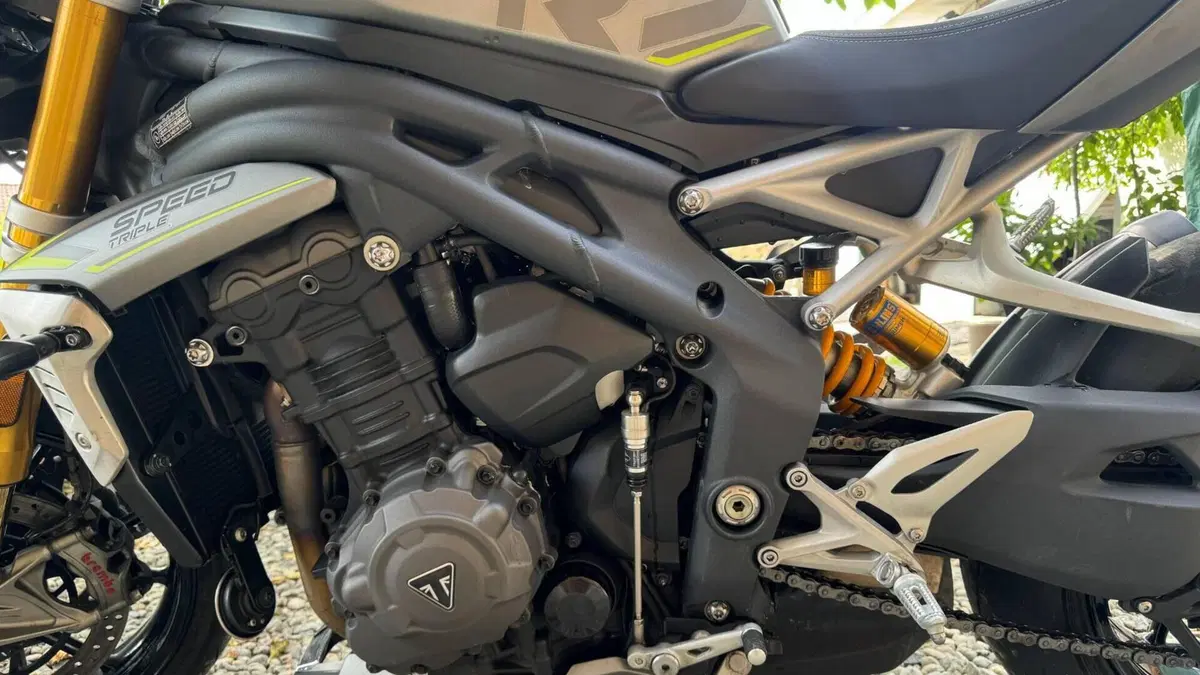 Triumph Speed Triple 1200 RS (2021 - 24)  (7)