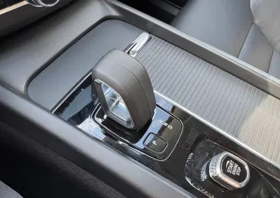 Volvo XC60 B4 (d) AWD Geartronic Momentum (20)