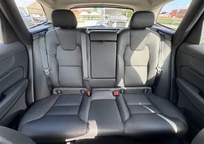 Volvo XC60 B4 (d) AWD Geartronic Momentum (12)