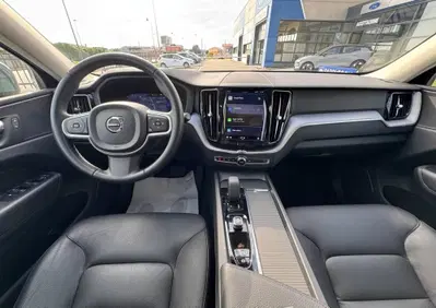 Volvo XC60 B4 (d) AWD Geartronic Momentum (15)